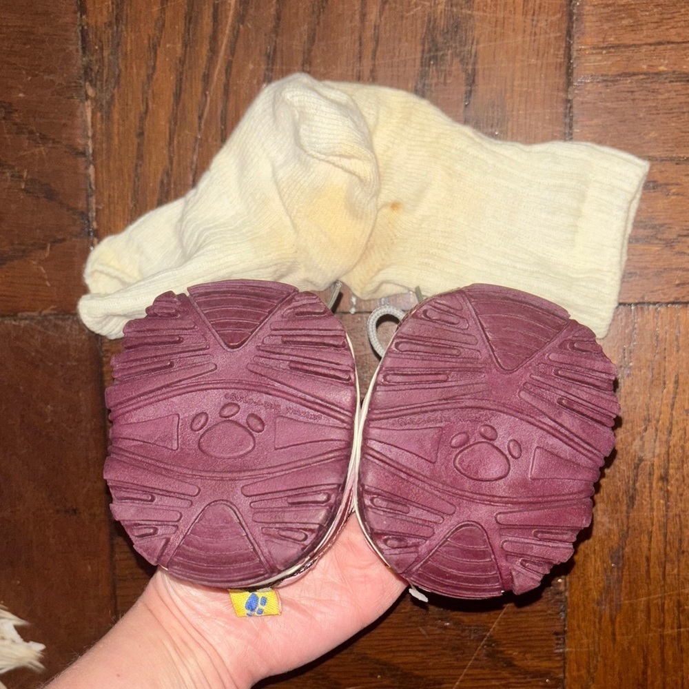 Vintage build a bear Skechers Pink and Gray build a bear Sneakers and socks - Picture 4 of 7